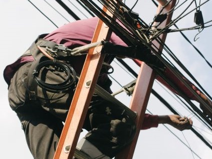 電気工事士のデメリットは忙しい