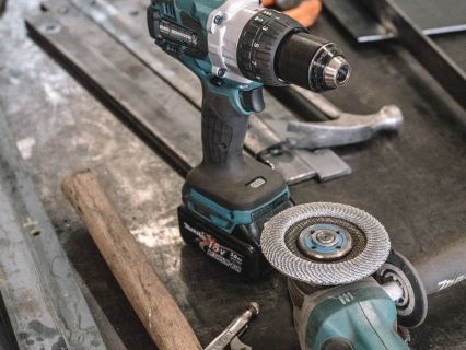 電気工事士は休日出勤が多い