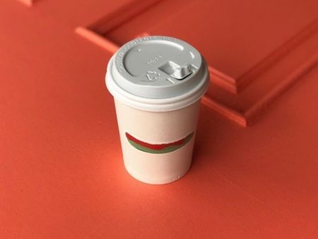 コンビニで毎朝コーヒーを買う