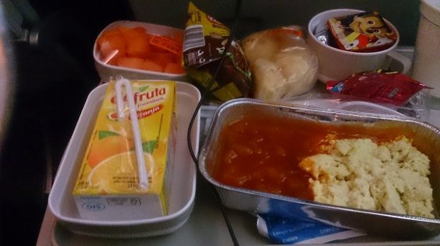 サンパウローマドリード間のチャイルドミール1食目