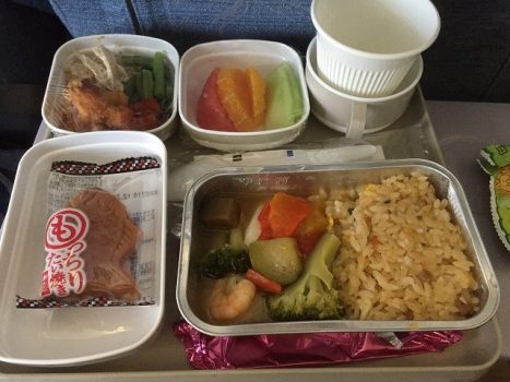 エアチャイナの関空から北京までの機内食1