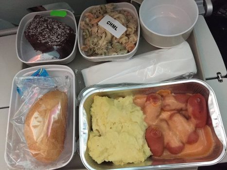 MADからGRUへの子供むけ機内食