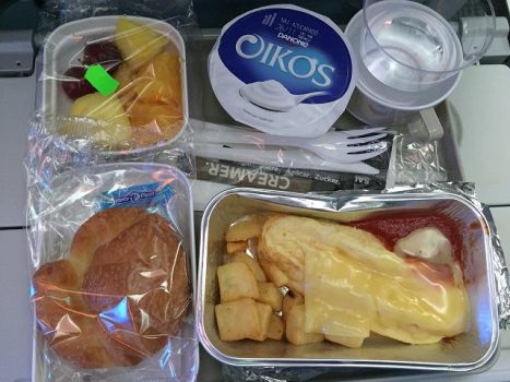 MADからGRUまでの機内食（軽食）