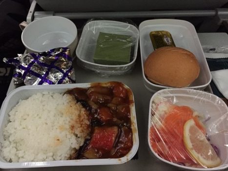 北京からマドリードまでの機内食