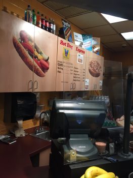 シカゴ空港でのピザ屋さん